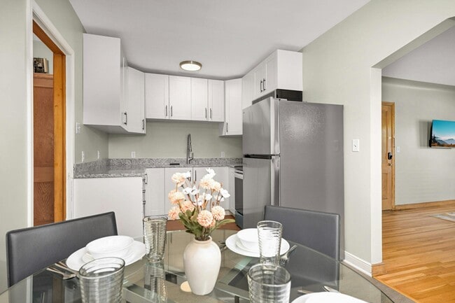 Building Photo - 5713 Lyndale Ave S