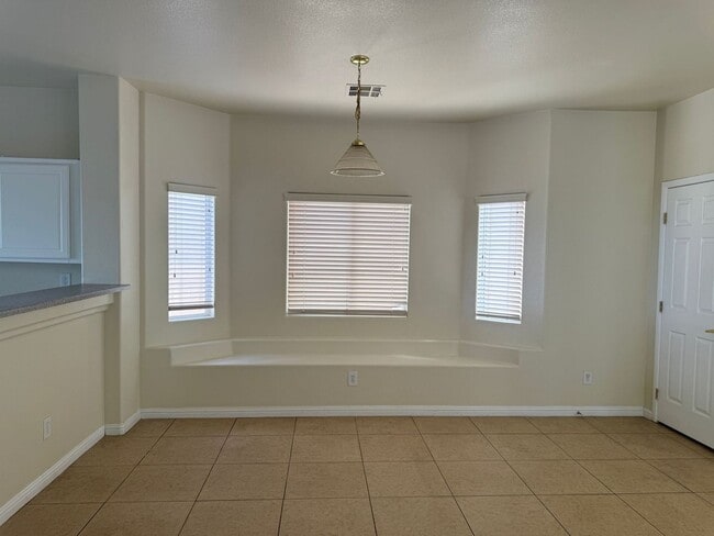 Building Photo - Single Family Home