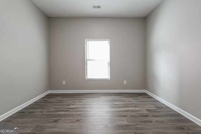 Building Photo - 3630 Lebella Ln