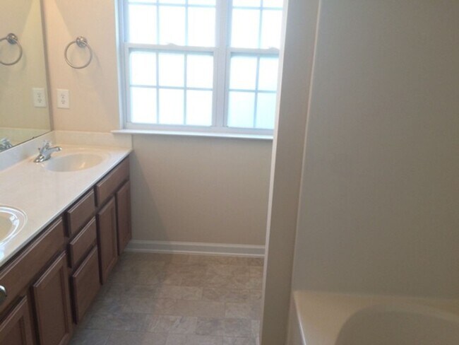 Building Photo - Prelease for January 2026!