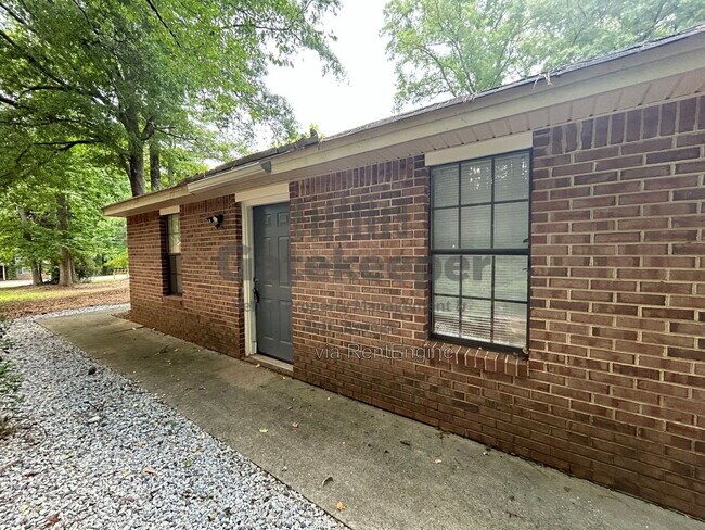 Building Photo - 115 Meadowbrook Ct