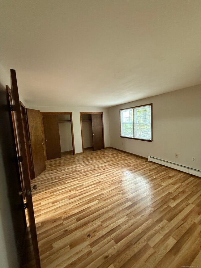 Building Photo - 276 Carriage Way