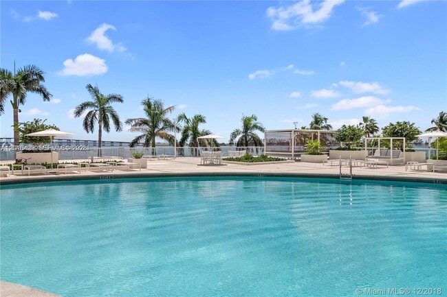 Building Photo - 1541 Brickell Ave