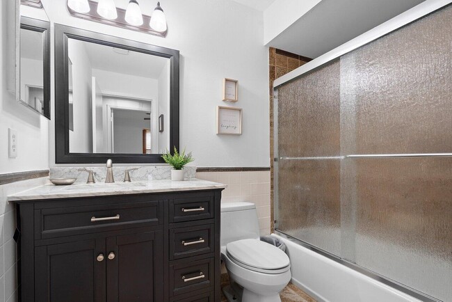 Building Photo - 1367 Riverside Cir