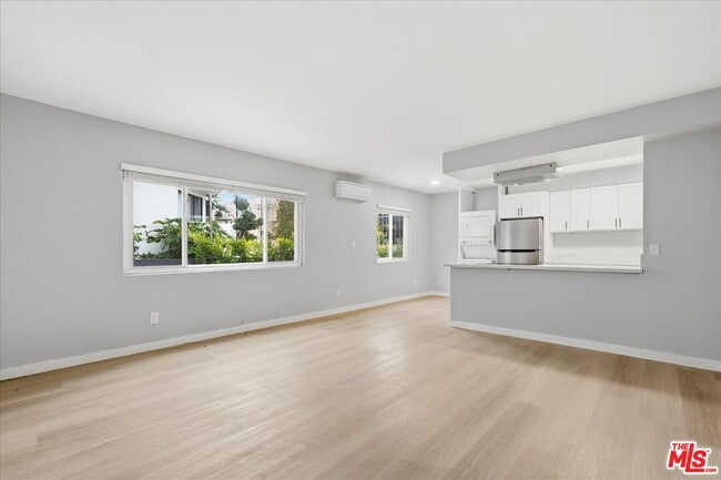 Building Photo - 3320 Pacific Ave