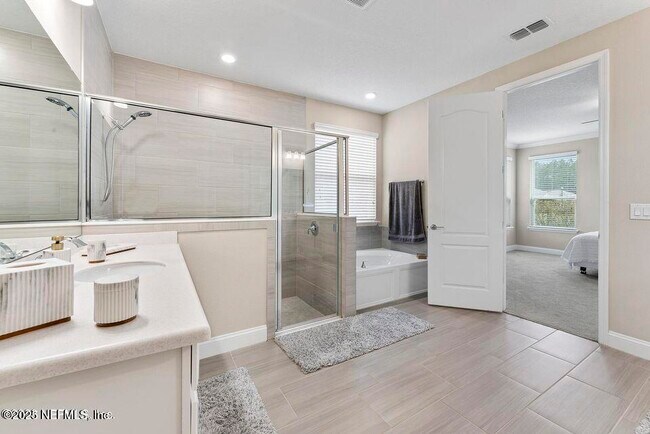 Building Photo - 360 Tintamarre Dr