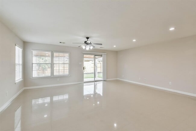 Building Photo - 7718 Shavano Ln