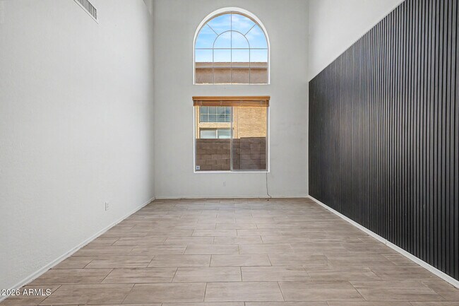 Building Photo - 3119 W Pleasant Ln