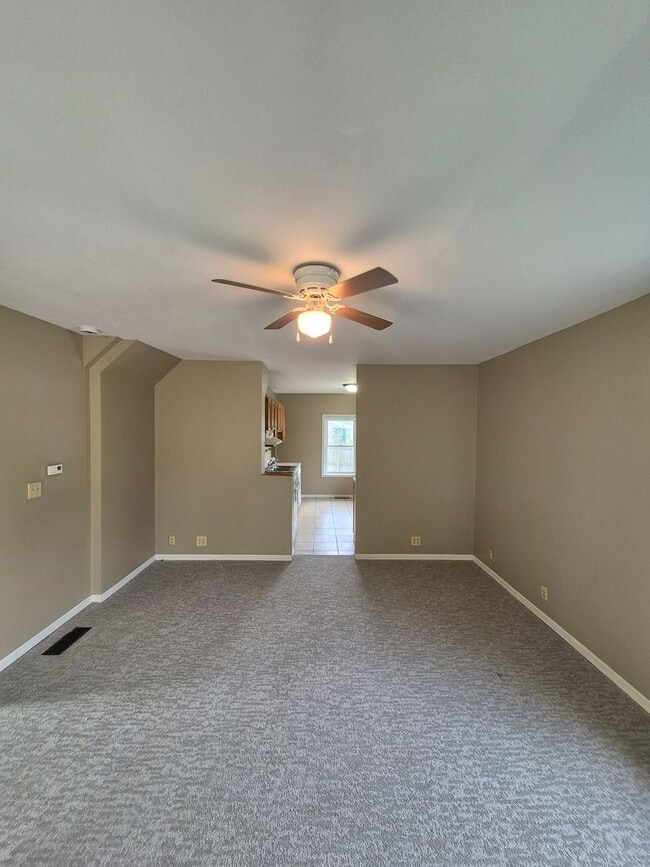 Building Photo - Charming 2 bed-1 bath in Bloomington
