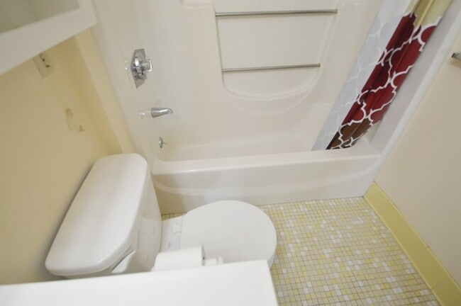 Building Photo - Holden Condo: 1 Bed 1 Bath
