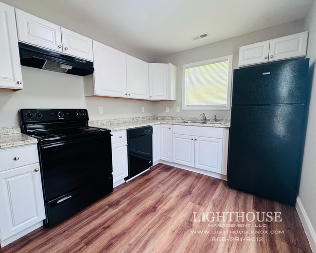 Building Photo - Charming 3-bedroom house in Halls!