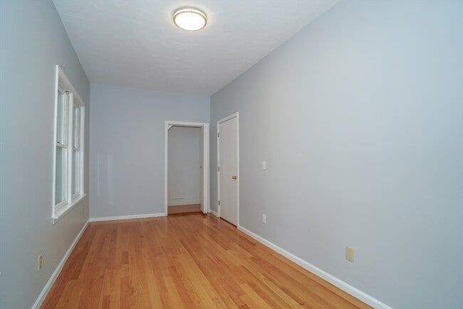 Building Photo - 48 Andover Rd