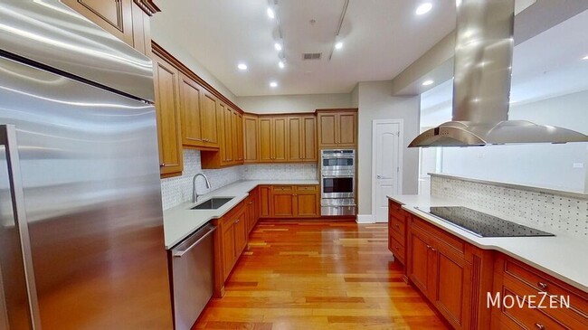 Building Photo - 317 W Morgan St