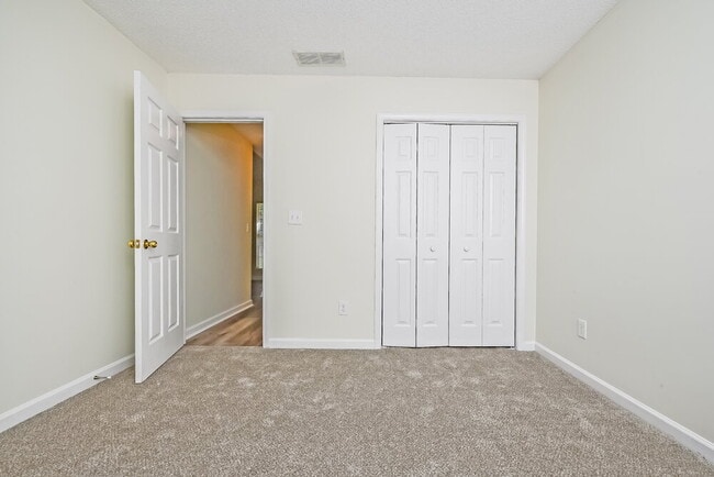 Building Photo - 816 Ravins Way