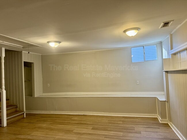 Building Photo - 208 Wilson St