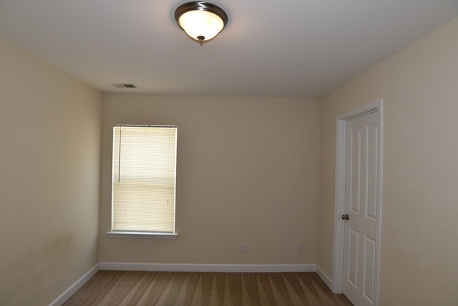 Building Photo - Available April 10th