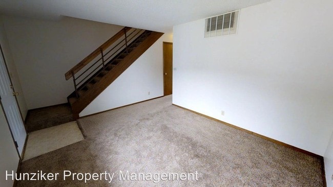 Building Photo - 211 S Sheldon Ave