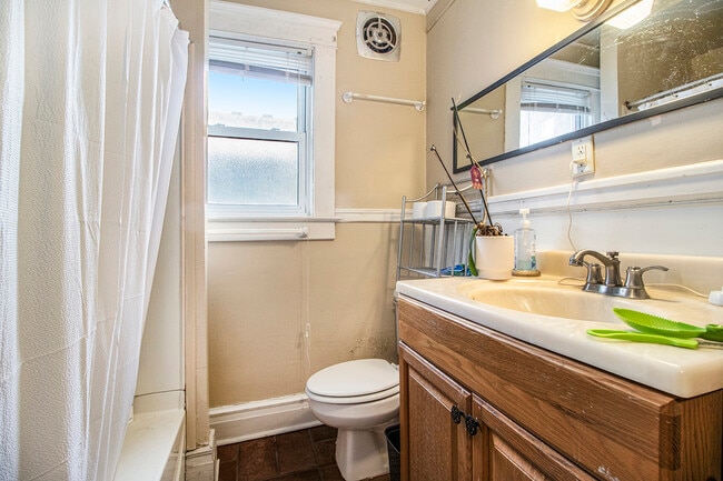 Building Photo - 407 Hamilton Pl