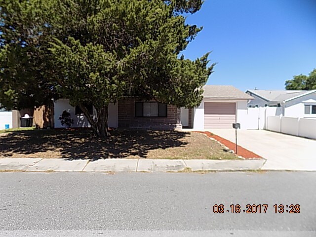 Primary Photo - Exceptional 3/2/1 Home in Hudson