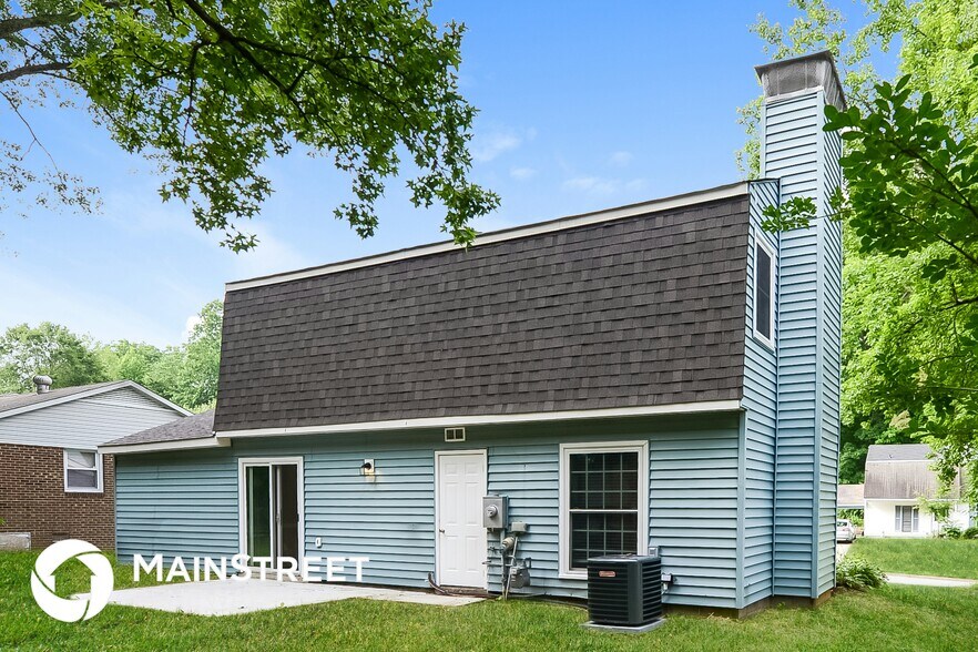 Building Photo - 405 Woodlake Dr