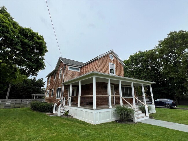 Building Photo - 7 Halsey Ave