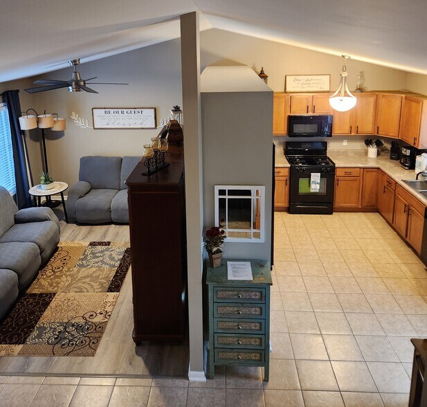 Building Photo - 12737 Wheeler St