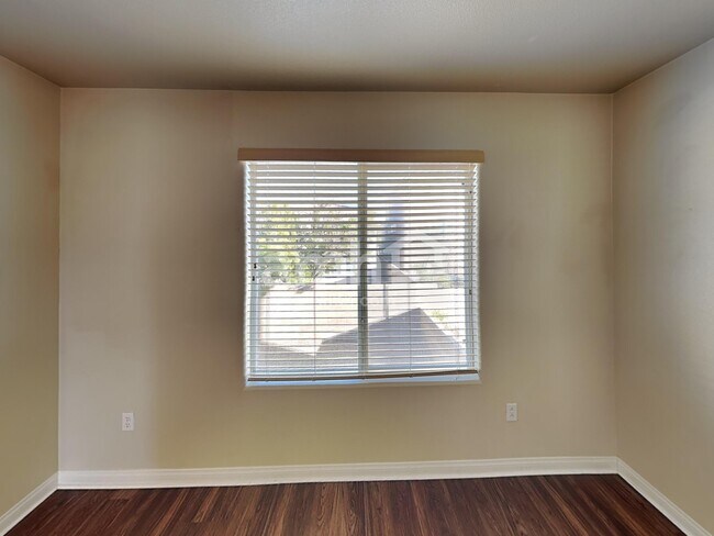 Building Photo - 8920 Bonneville Peak Ct