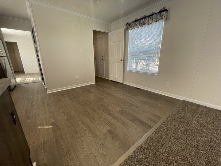 Building Photo - 15386 Danseur Dr