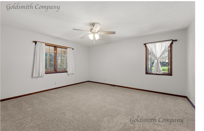 Building Photo - 208 Yellow Poplar Ct