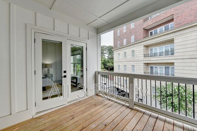 Building Photo - 3667 Peachtree Rd NE