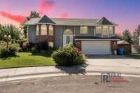 Building Photo - Beautiful 4 Bedroom Single Family Home For...