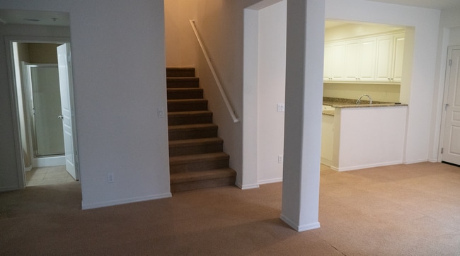 Building Photo - Nice 3 Bedroom Condo