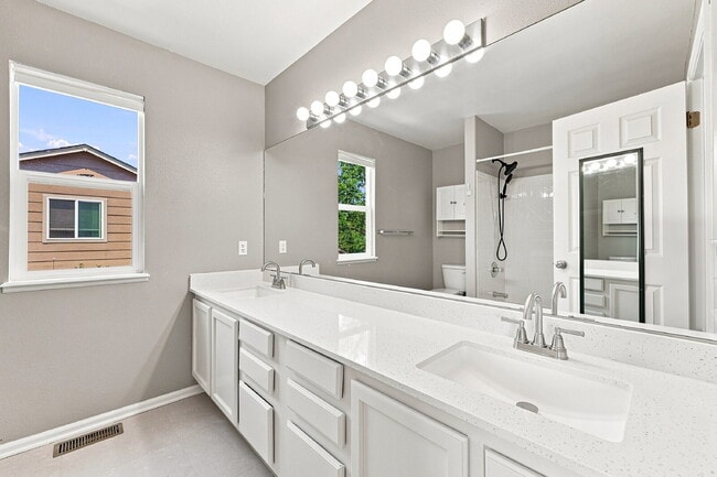 Building Photo - $2,845.95, 6-bed, 3.5-bath located in Colorado Springs with a fenced backyard.