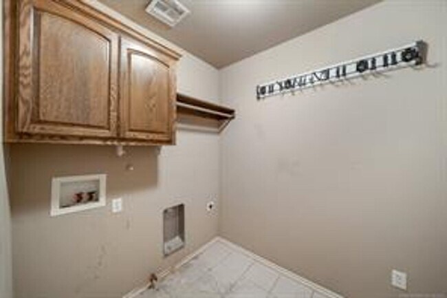 Building Photo - 3 Bed | 2 Full Bath | Vintage at Verdigris | Available end of January!