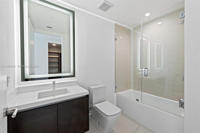 Building Photo - 851 NE 1st Ave