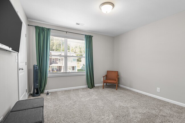 Building Photo - 133 Davis Rdg Ln