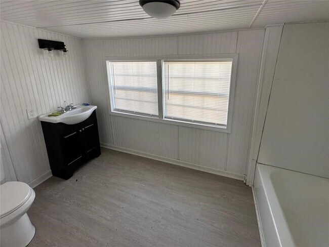 Building Photo - 109 South St