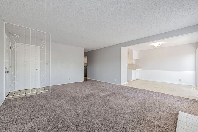 Building Photo - Vasona Court 625-627