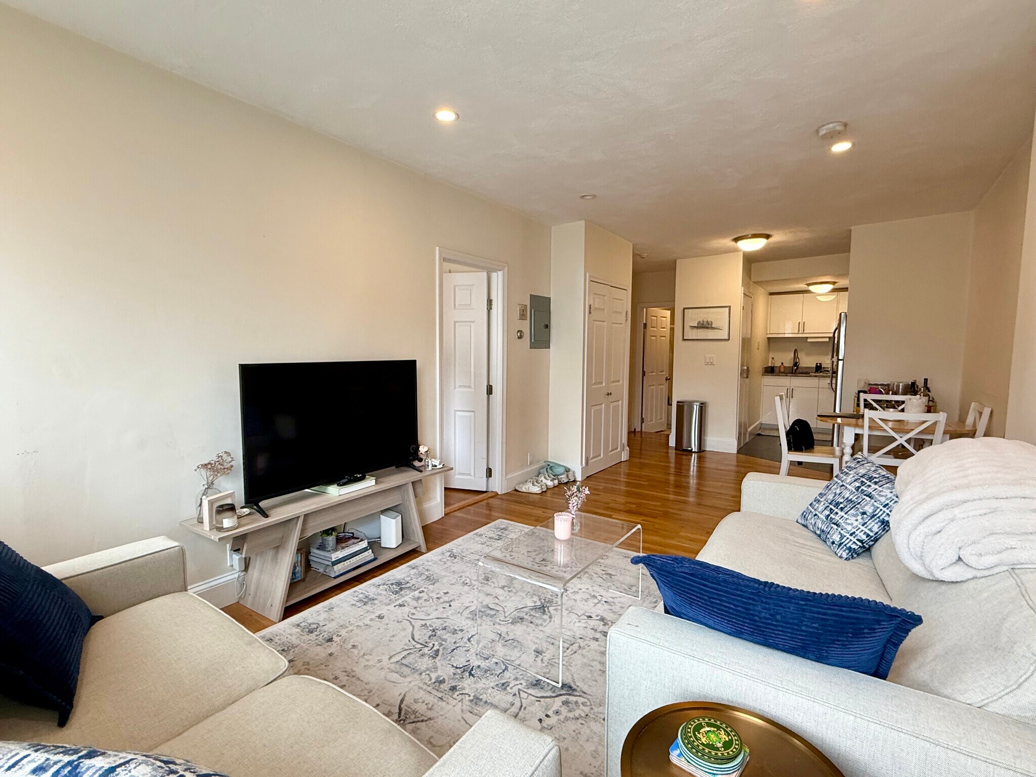 Building Photo - 631 Tremont St