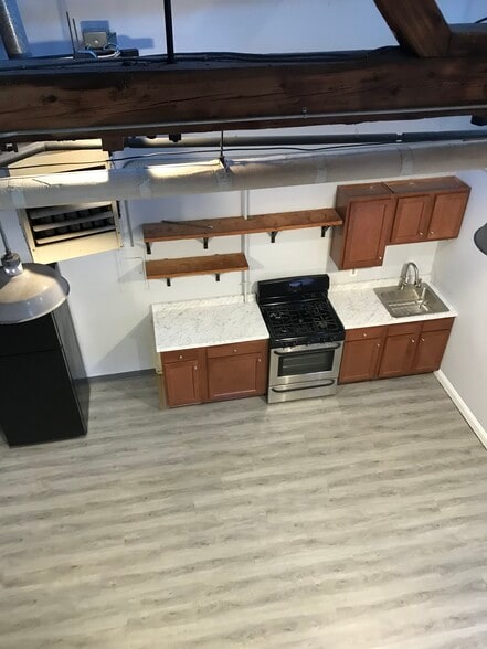 Building Photo - 464 Pratt Street Ext