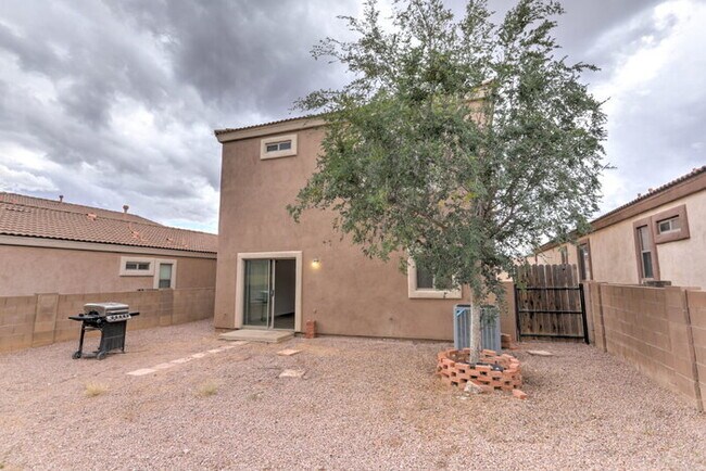 Building Photo - Rancho Sahuarita