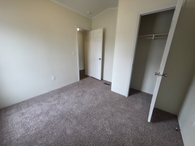 Building Photo - 1412 W Harbour Unit 152