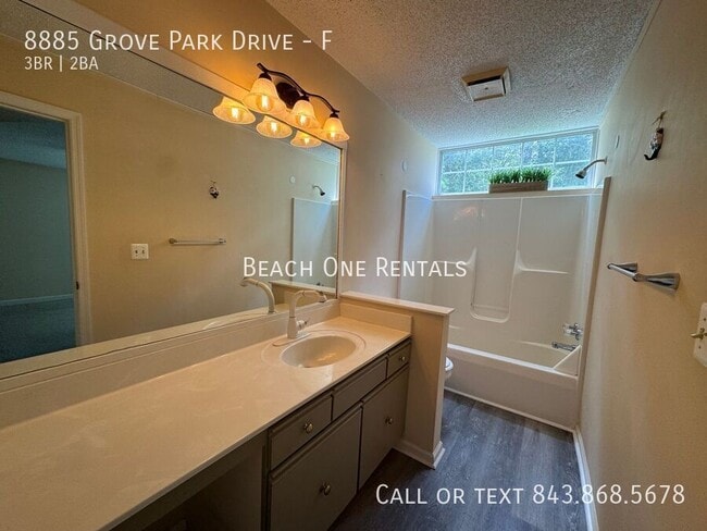 Building Photo - 8885 Grove Park Dr