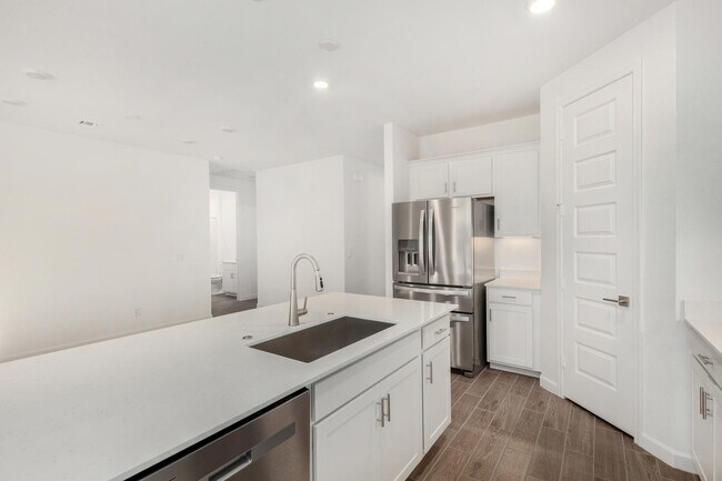 Building Photo - 17824 W Vogel Ave