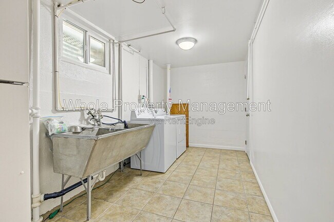Building Photo - 2727 S Steele St