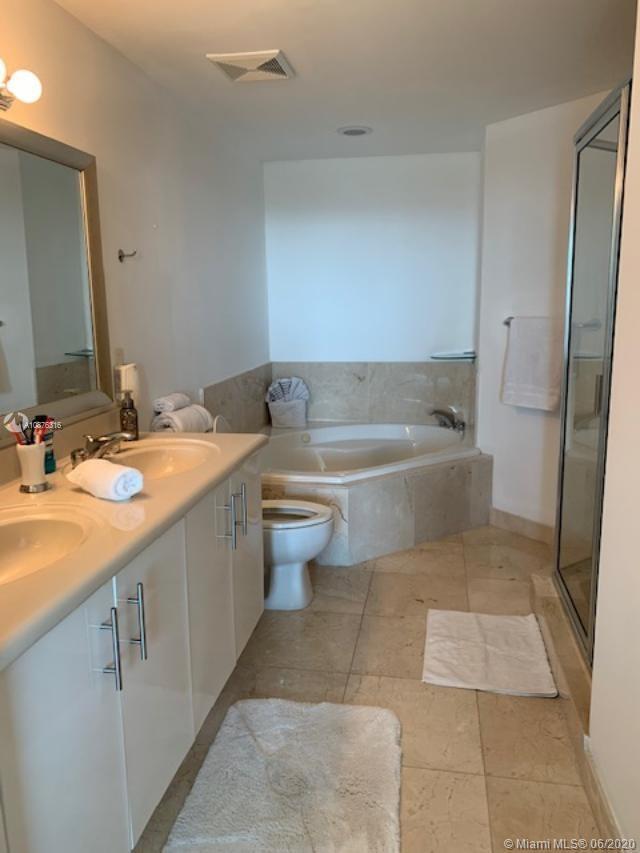 Building Photo - 7900 Harbor Island Dr