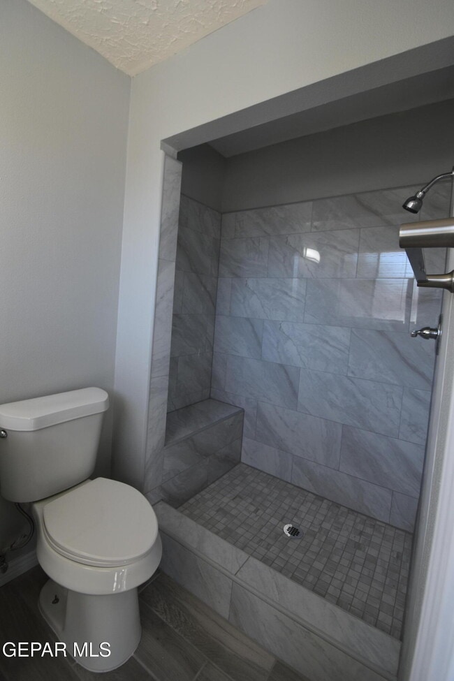 Building Photo - 1624 Vista Real Dr