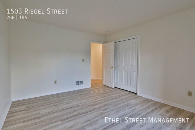 Building Photo - 1503 Riegel St