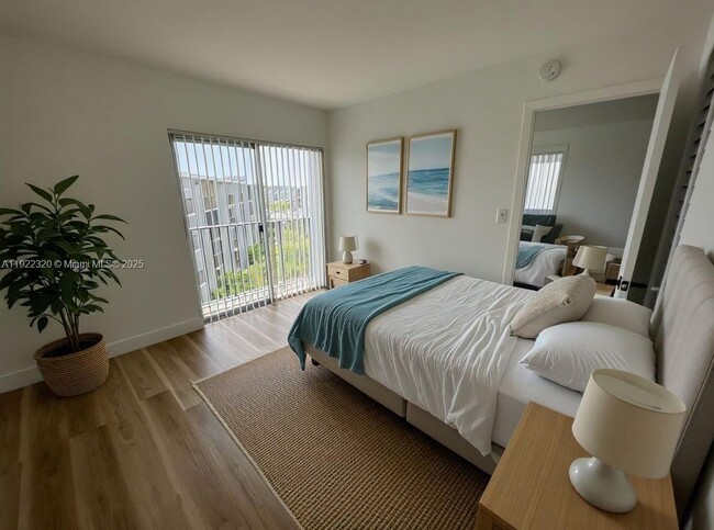 Building Photo - 8700 N Sherman Cir