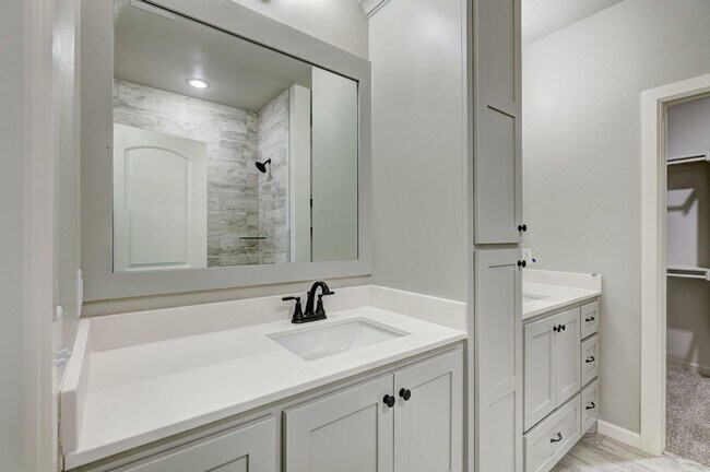 Building Photo - 618 Juniper St